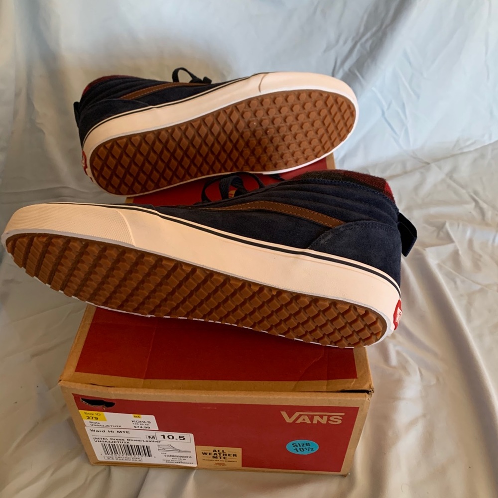 Vans - Picture 2 of 2